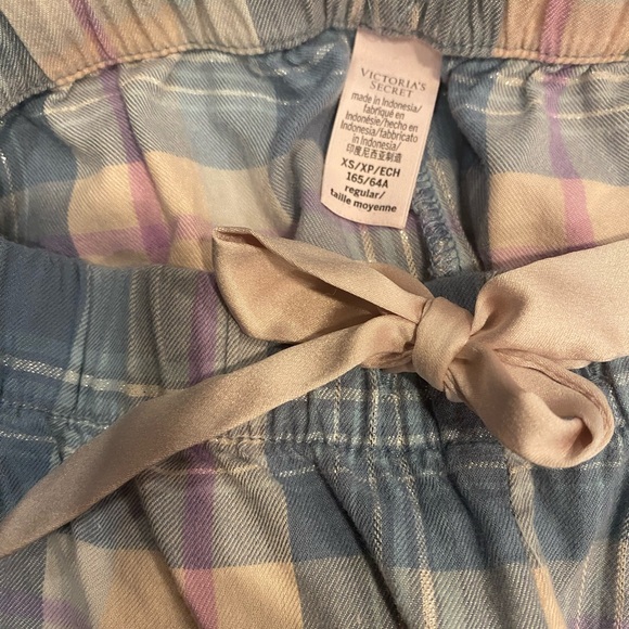 Victoria’s Secret Flannel Pajamas - Picture 2 of 5
